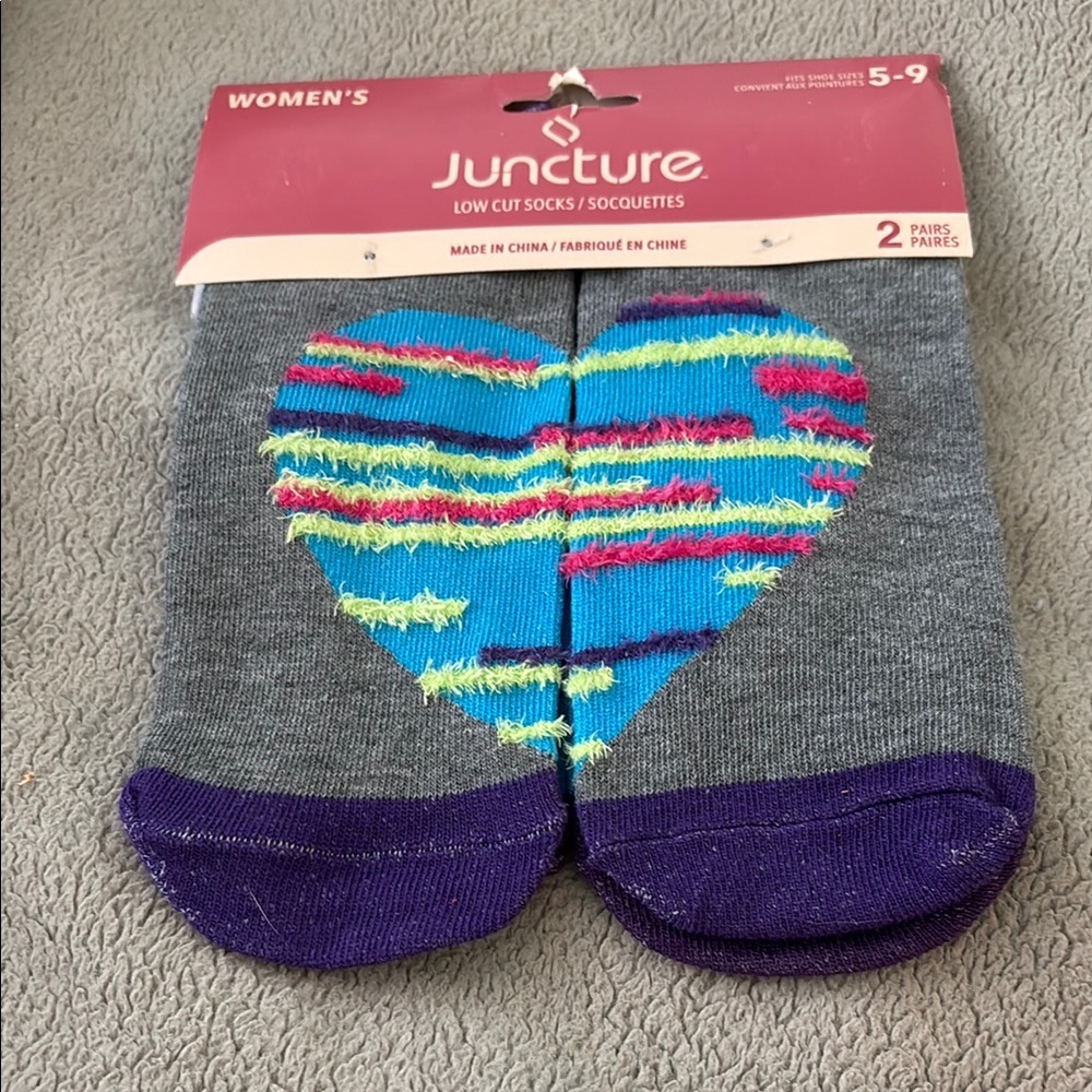 Two pair low cut socks with hearts